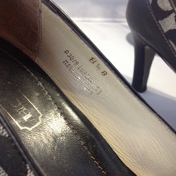Coach Signature Leather Pumps Sz 8 1/2 - Picture 3 of 7